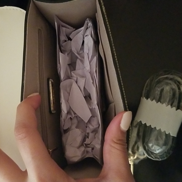 Handbag - Picture 5 of 5